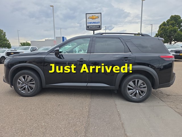 2024 Nissan Pathfinder SV